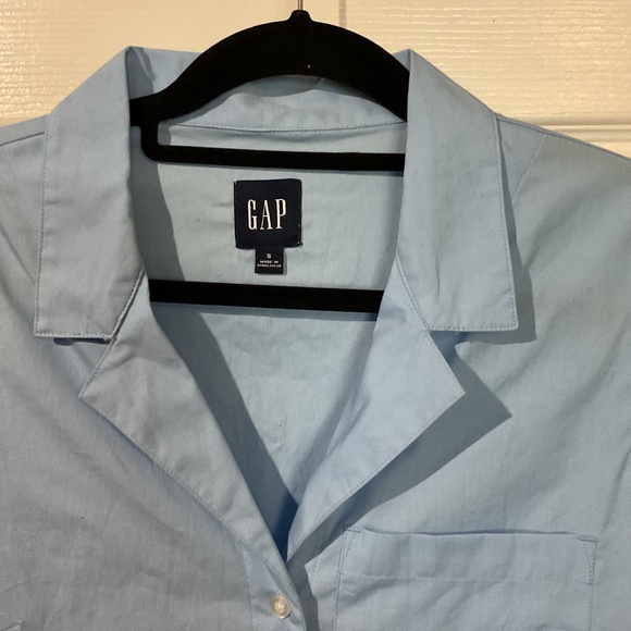 NWT Gap Light Blue Button Down Short Sleeve Shirt - Picture 2 of 6